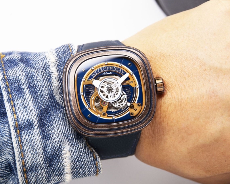 SEVENFRIDAY